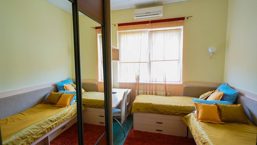 City Hostel Panorama Uzhhorod Room photo
